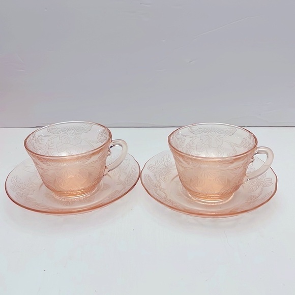 Vintage Set of 2 Macbeth Evans Dogwood Pink Depression Glass cups and saucers - Picture 1 of 6
